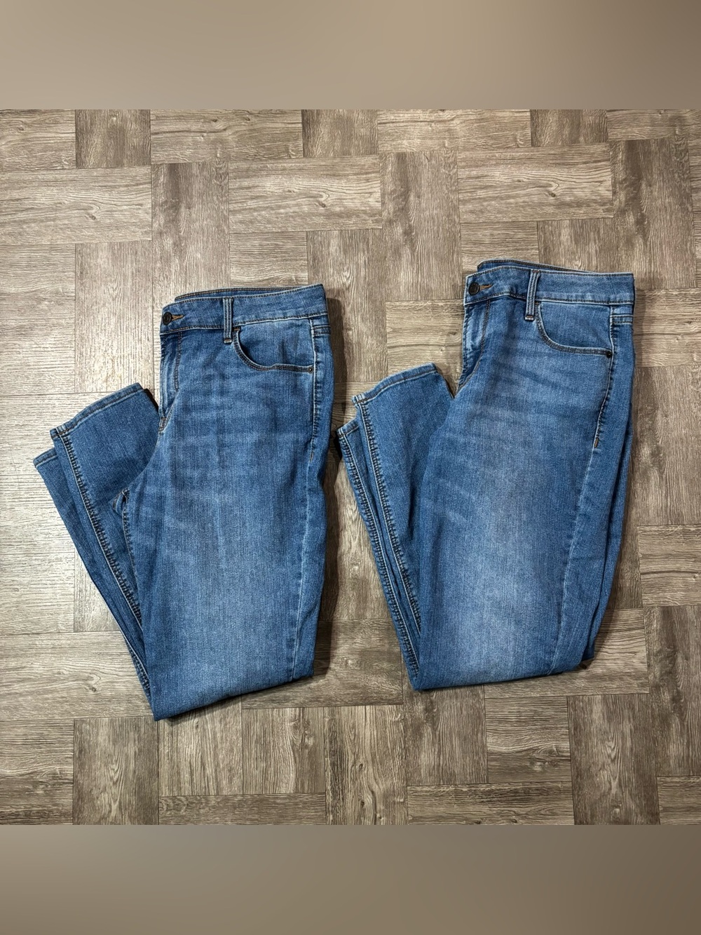 Women’s Old Navy Super Skinny Mid Rise Ankle Stretch Jeans Lot Of 2 Size 12